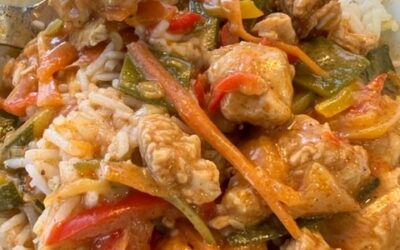 Hähnchen Curry mit Reis und Gemüse