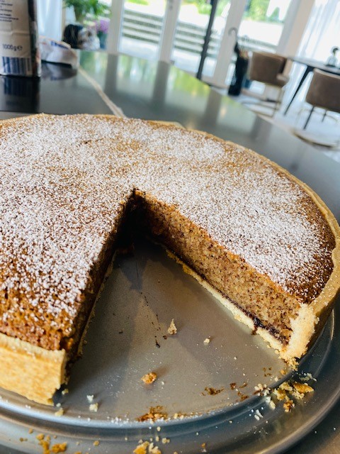 Haselnuss- Zimtkuchen mit Pflaumenmus von Hallo Hessen - DEISEL ...